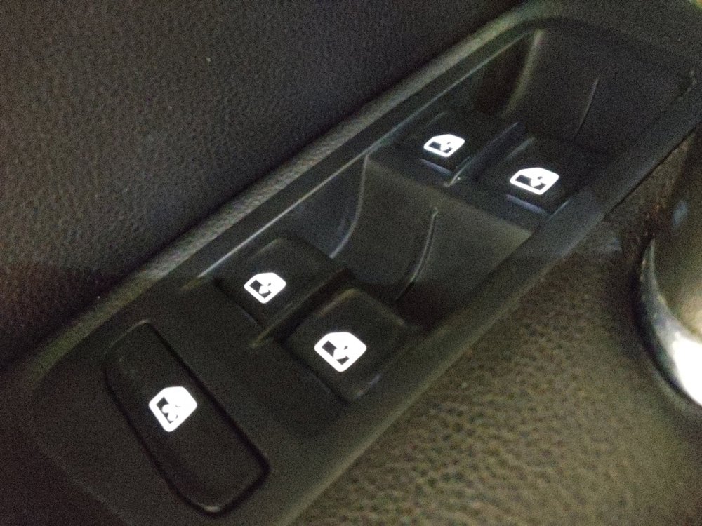 Used 2018 Volkswagen GTI SE FWD image 27