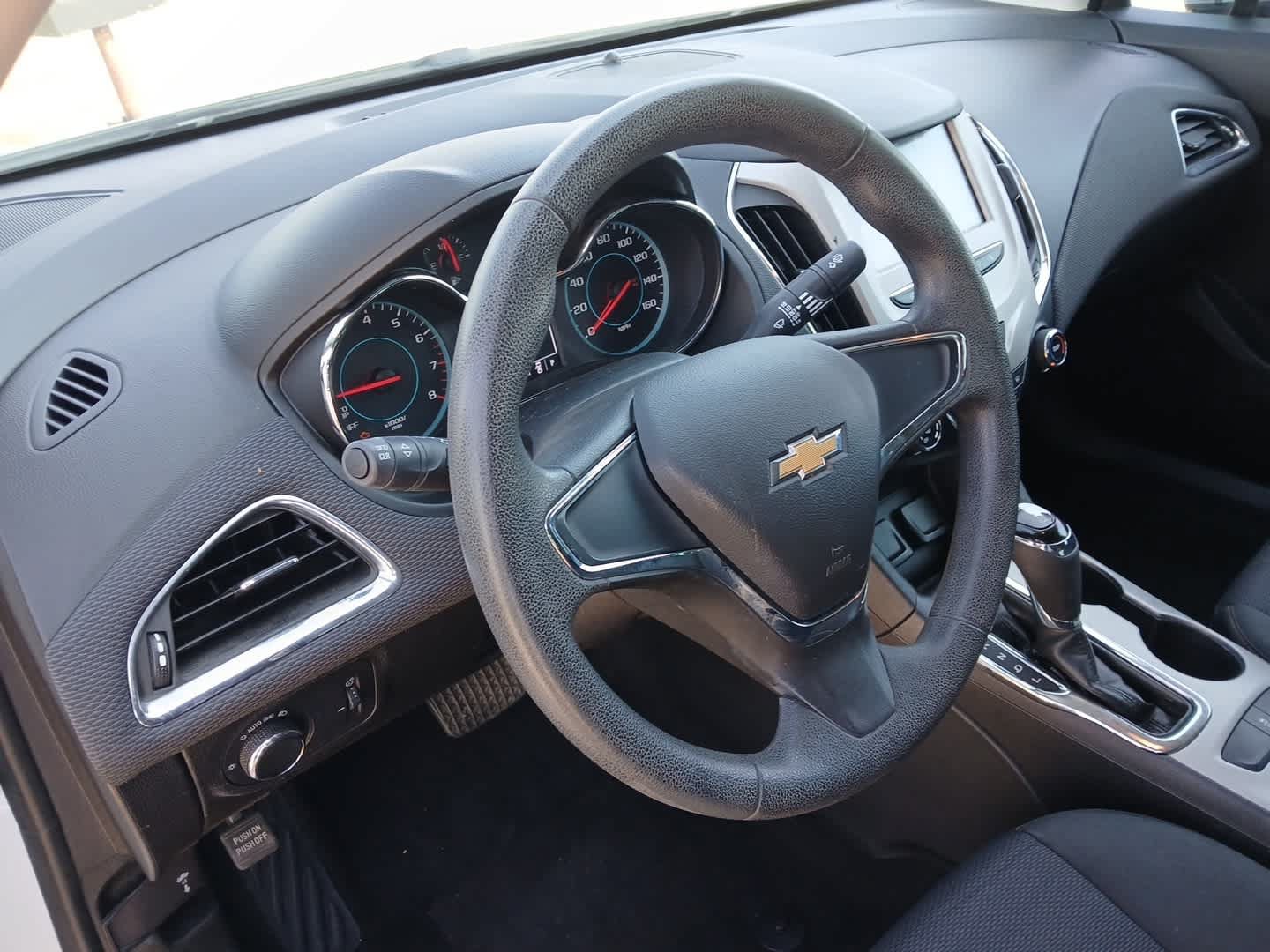 Used 2017 Chevrolet Cruze LS FWD image 14