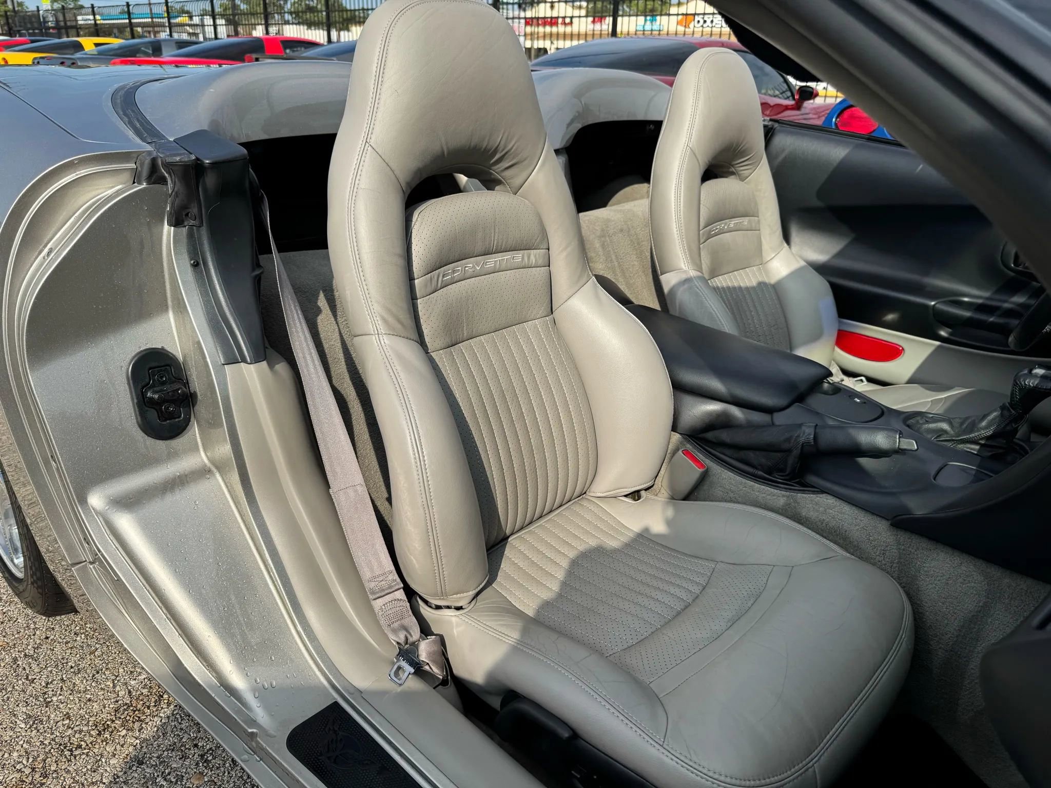 Used 2000 Chevrolet Corvette Convertible w/ Memory Pkg image 25