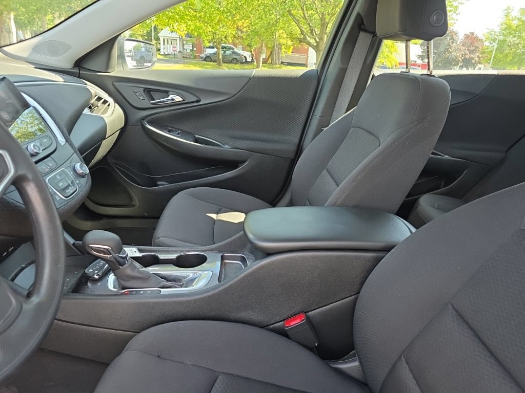 Used 2022 Chevrolet Malibu LS FWD image 23