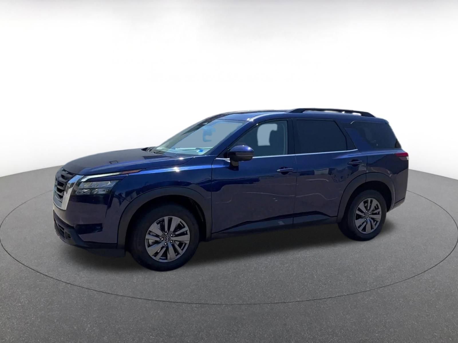 Used 2025 Nissan Pathfinder SV AWD/4WD image 8