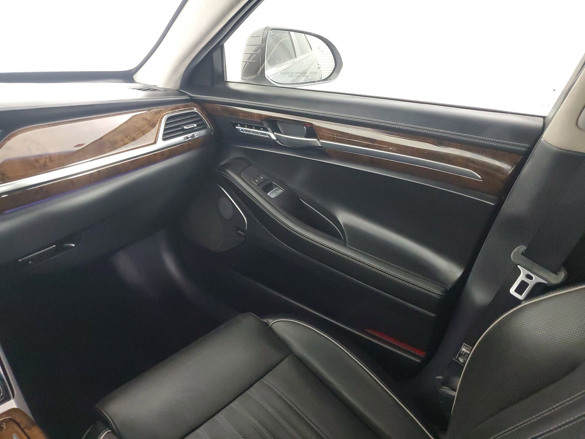 Used 2017 Genesis G90 3.3T Premium image 51