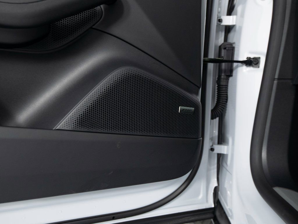 New 2026 Porsche Macan 4 Electric image 21