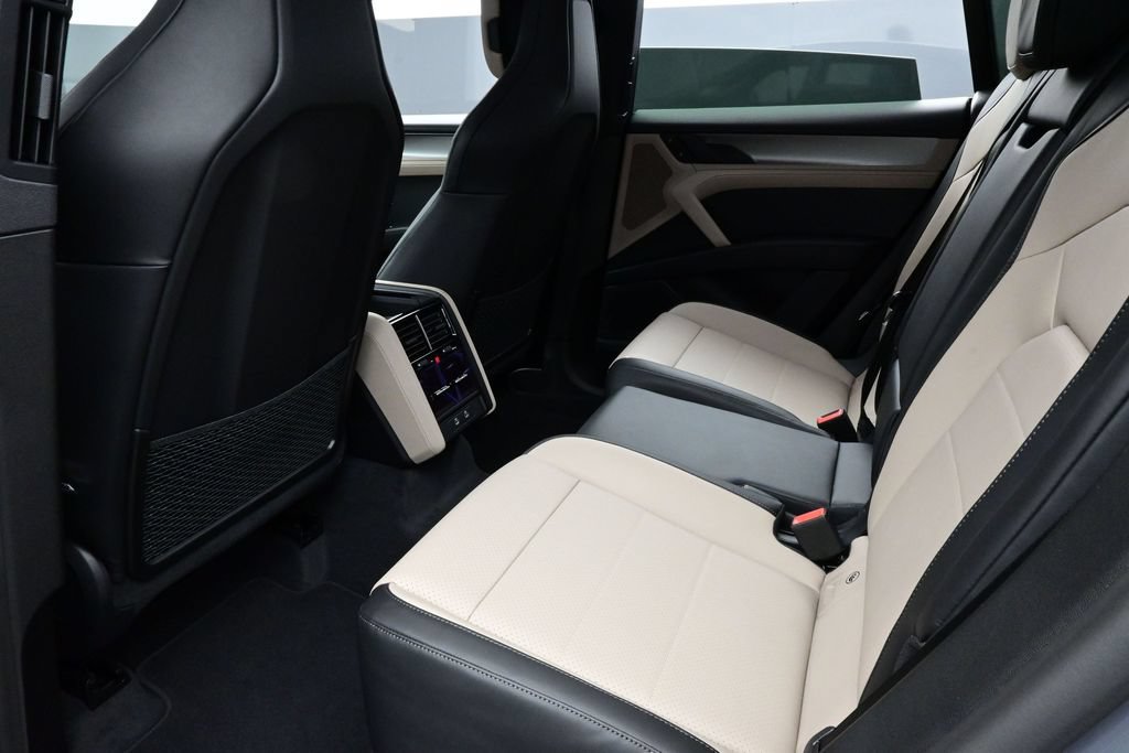 New 2026 Porsche Cayenne Electric AWD/4WD image 14