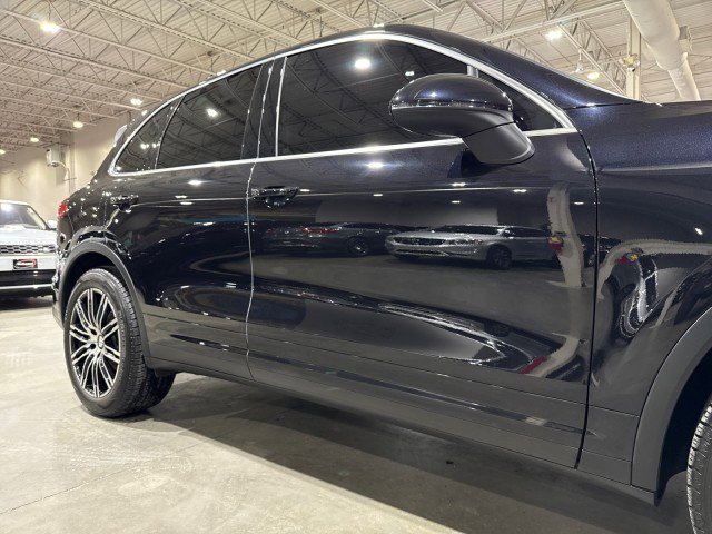 Used 2015 Porsche Cayenne S image 24