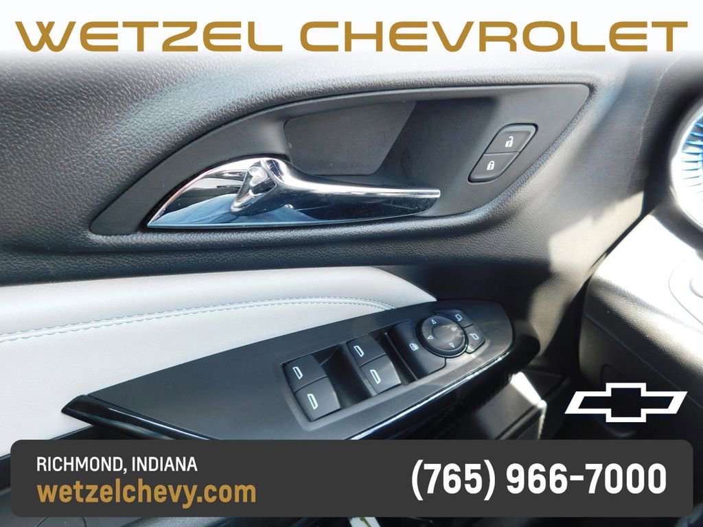 Used 2025 Chevrolet Trax LT w/ LT Convenience Package FWD image 25