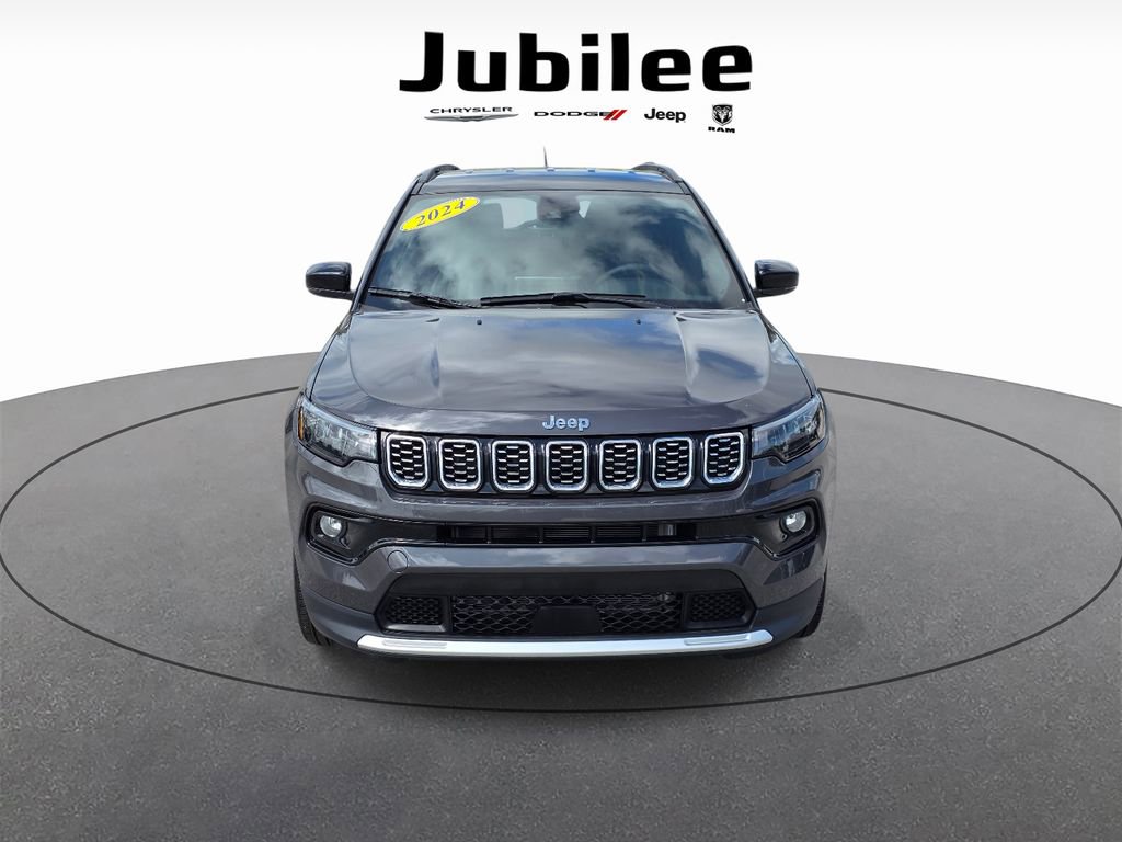 Used 2024 Jeep Compass Limited image 2