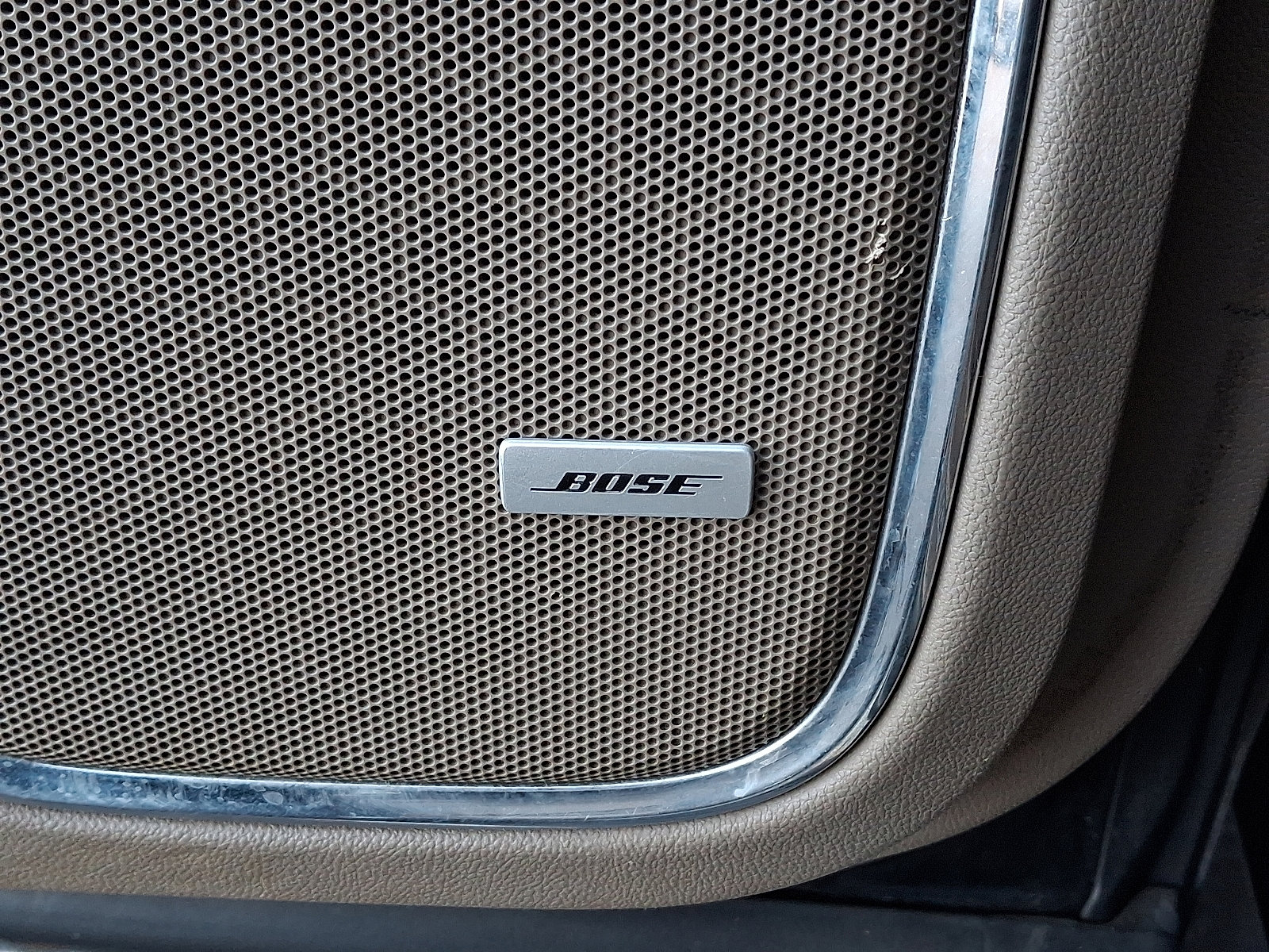 Used 2015 Chevrolet Suburban LTZ image 27