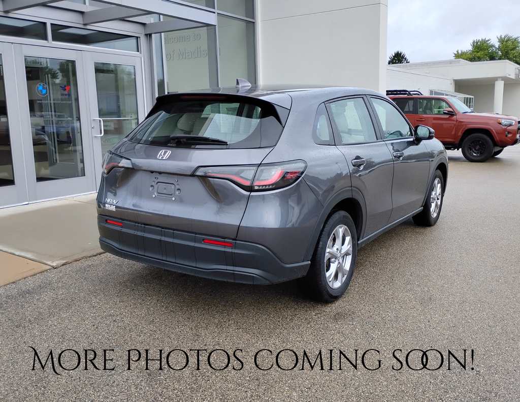 Used 2024 Honda HR-V LX image 3