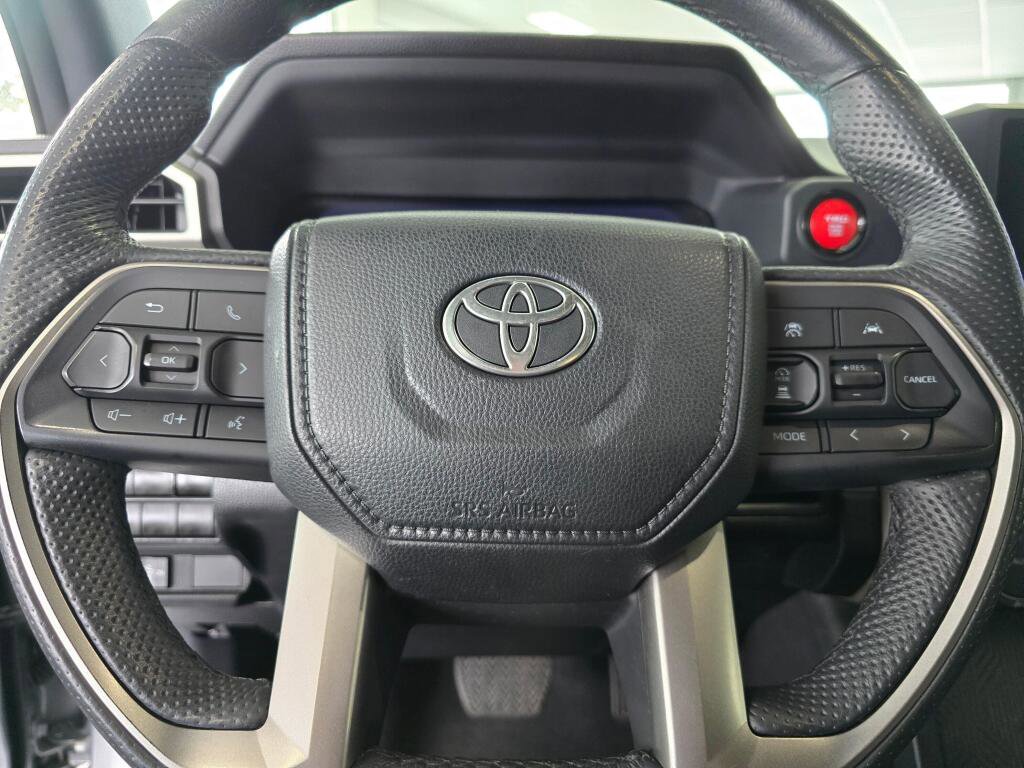 Used 2024 Toyota Tacoma TRD Off-Road AWD/4WD image 23