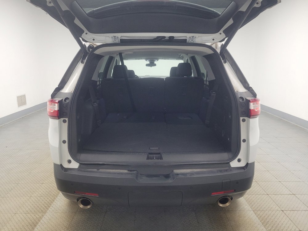 Used 2021 Chevrolet Traverse LT w/ LPO, Blackout Package image 33