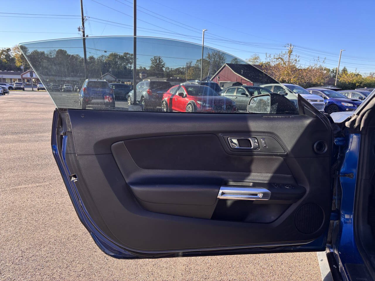 Used 2017 Ford Mustang Coupe RWD image 12