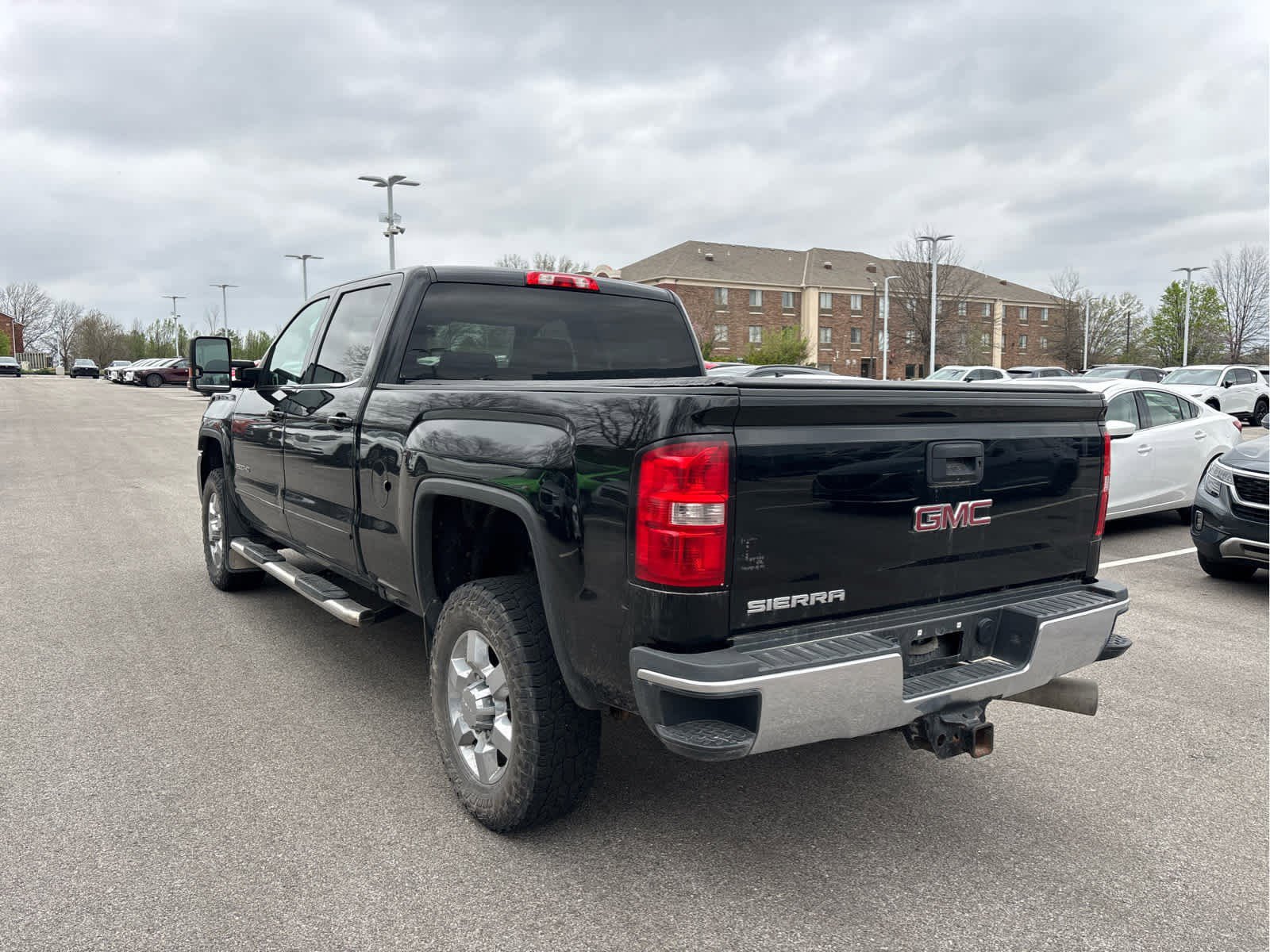 Used 2018 GMC Sierra 2500 SLE w/ SLE Preferred Package image 3