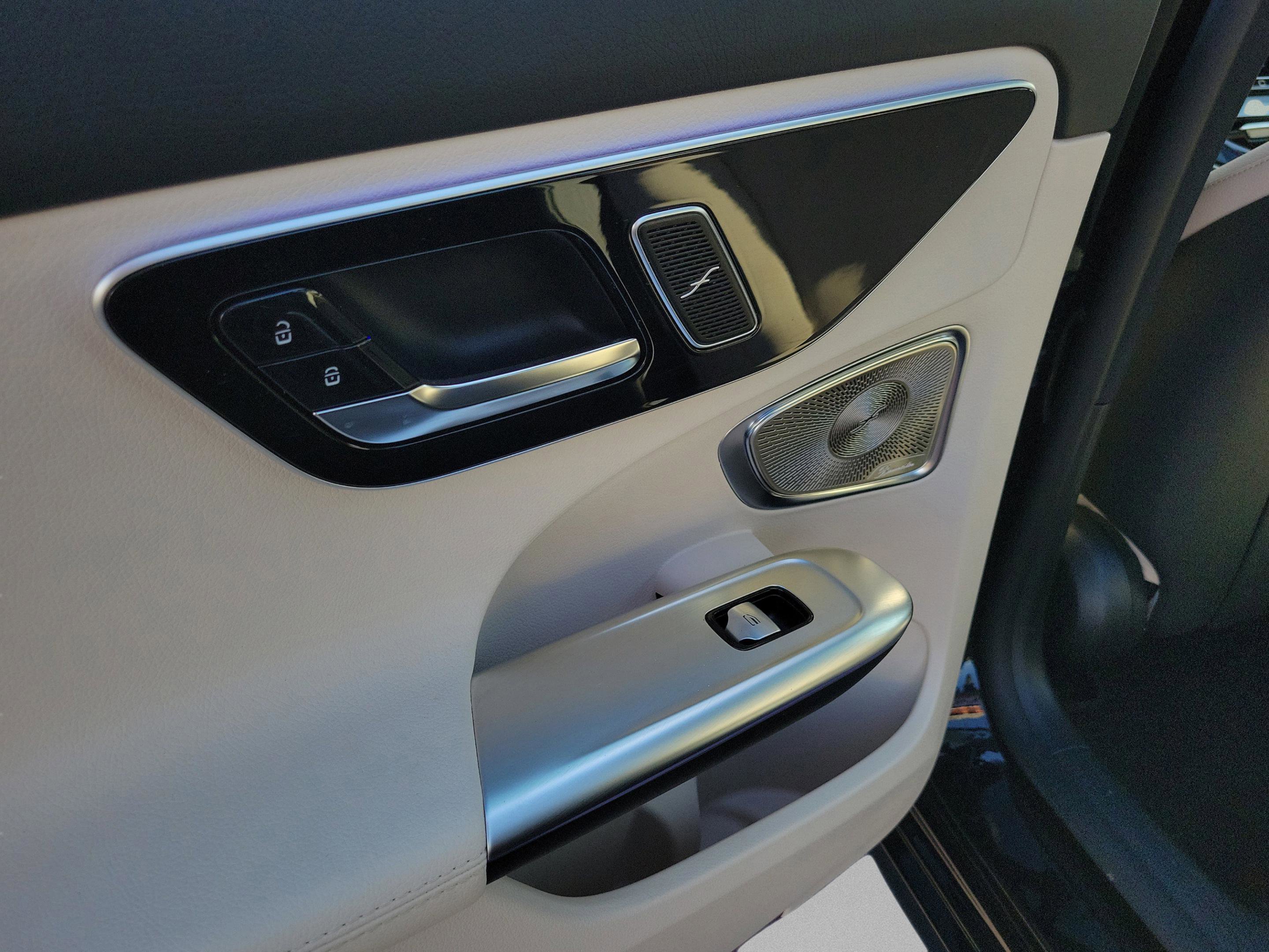 Certified 2025 Mercedes-Benz C 300 Sedan image 5