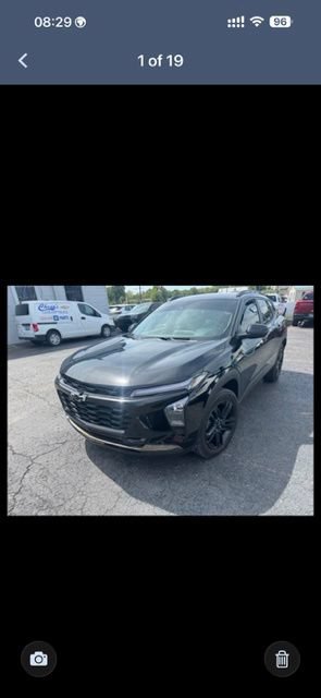 Used 2024 Chevrolet Trax ACTIV w/ Sunroof Package FWD image 31