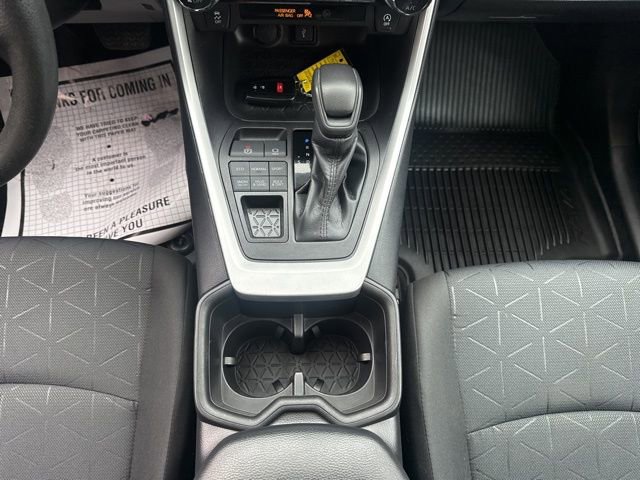 Used 2022 Toyota RAV4 XLE AWD/4WD image 23