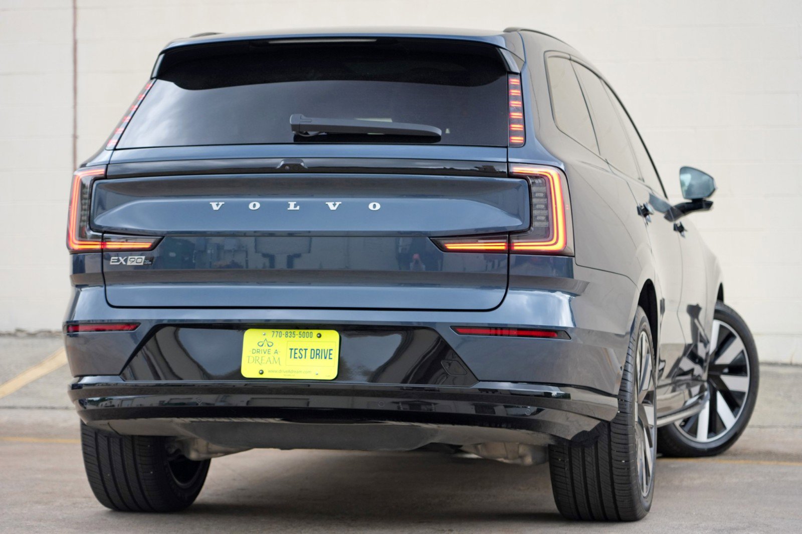 Used 2025 Volvo EX90 Ultra AWD/4WD image 5