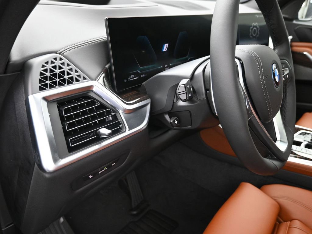 New 2026 BMW X5 xDrive50e w/ Premium Package AWD/4WD image 16