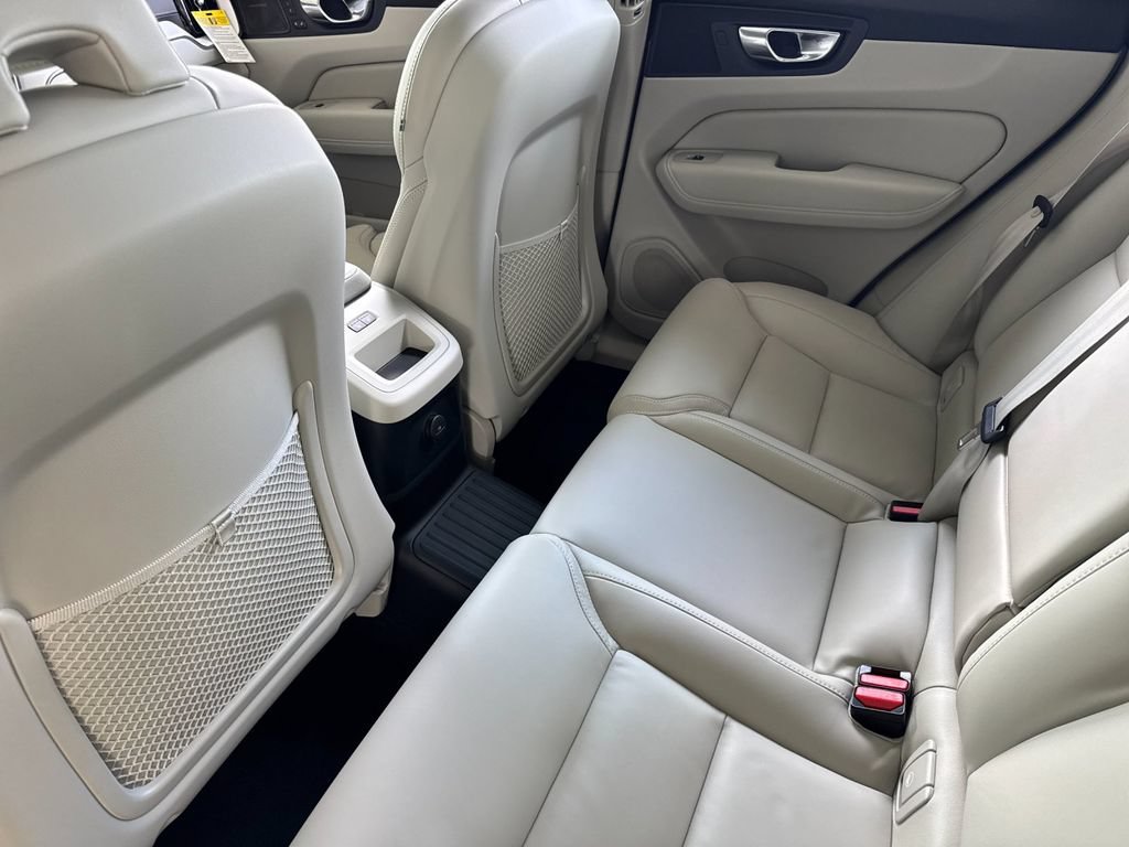 New 2026 Volvo XC60 T8 Ultra w/ Protection Package Premier AWD/4WD image 11