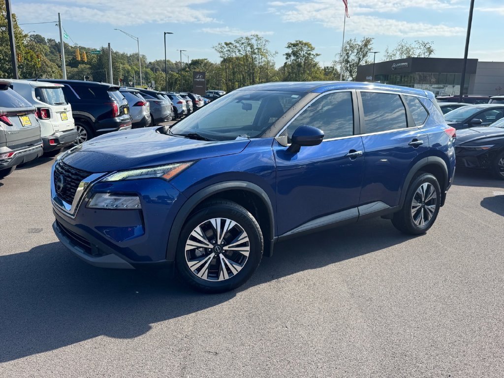 Used 2023 Nissan Rogue SV FWD image 1