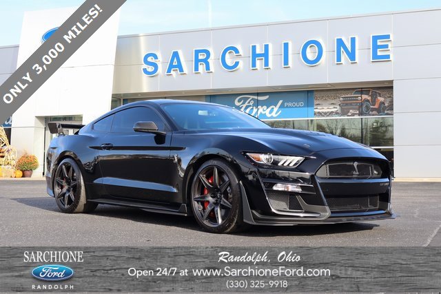 Used 2022 Ford Mustang Shelby GT500 w/ Carbon Fiber Track Pack image 1