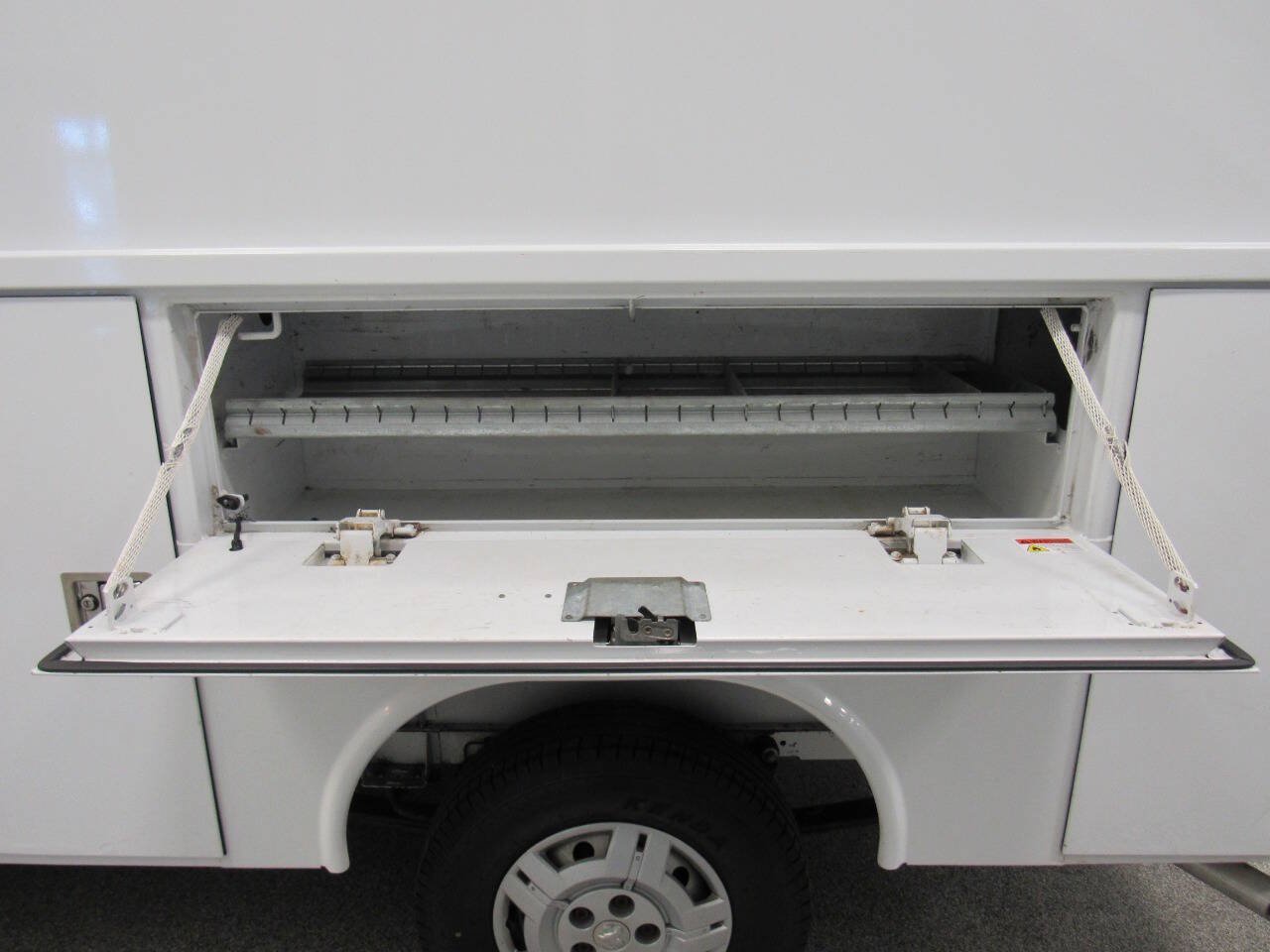 Used 2016 RAM ProMaster 2500 w/ Premium Appearance Group FWD image 23