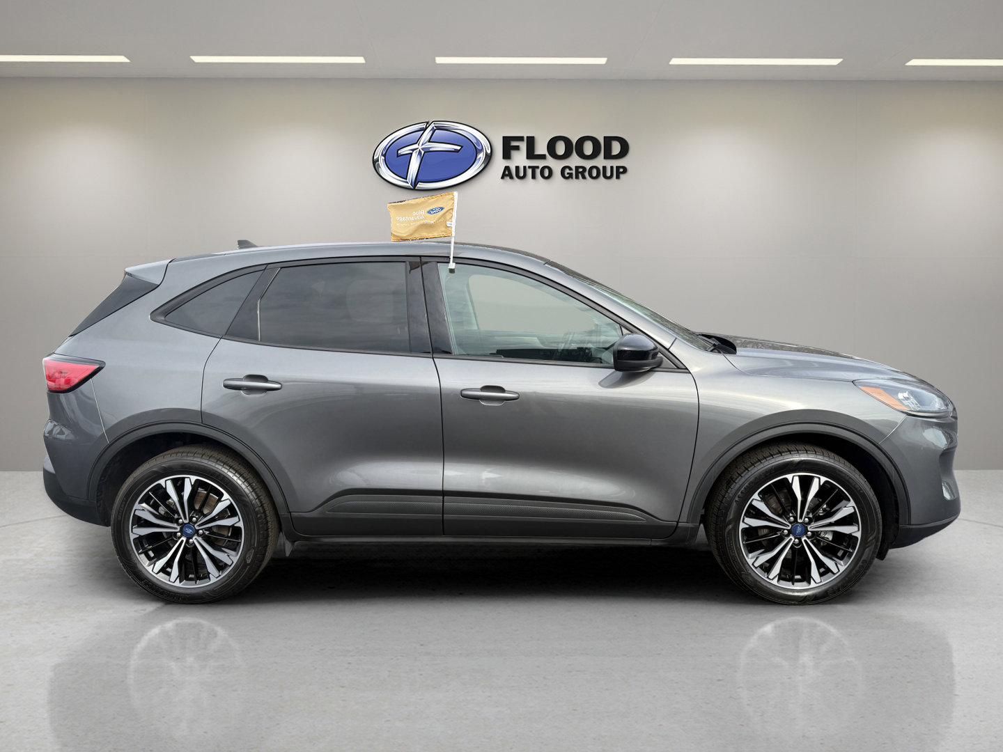 Certified 2022 Ford Escape SE w/ SE Sport Appearance Package AWD/4WD image 4