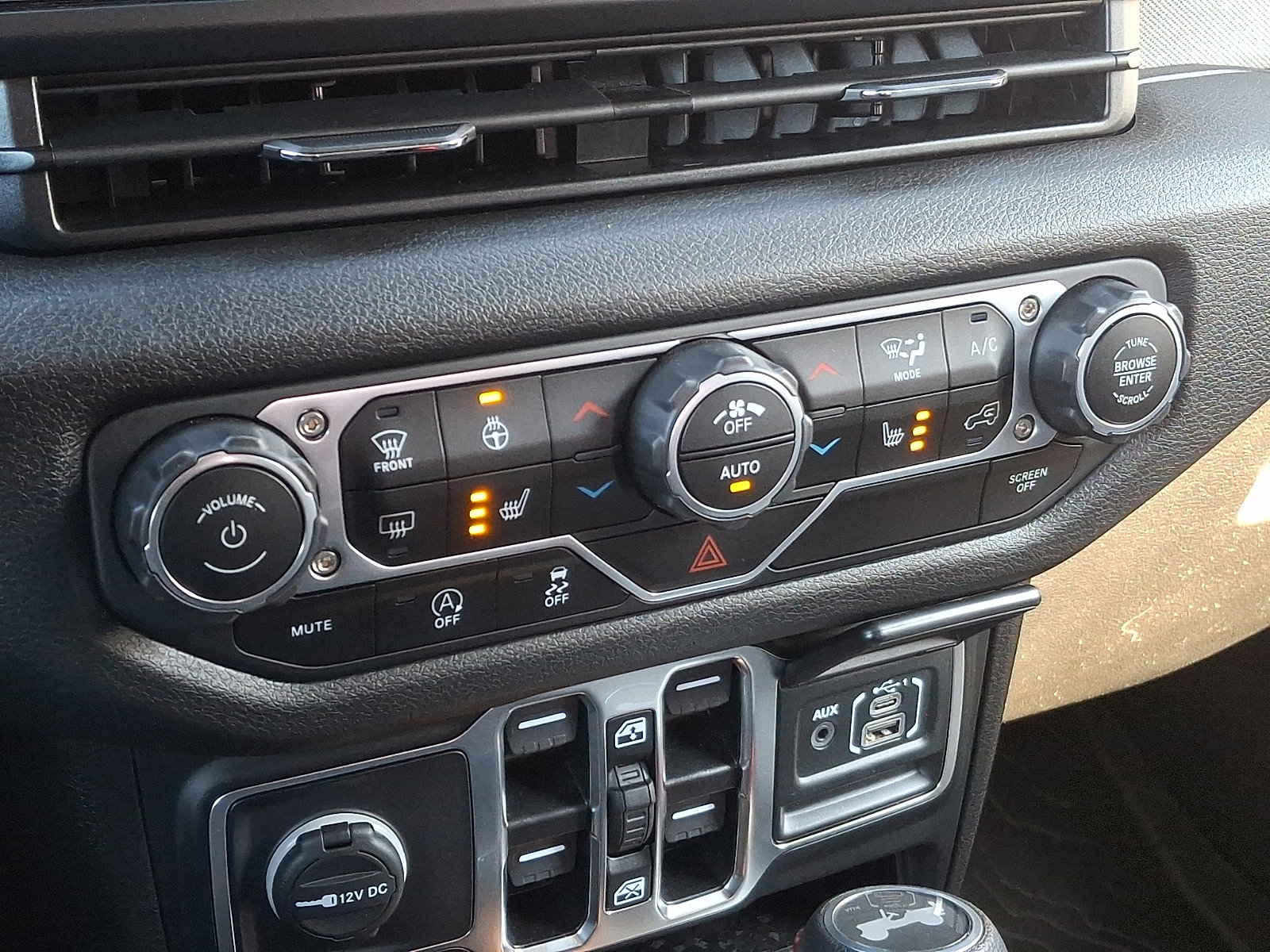 Used 2025 Jeep Wrangler Unlimited Sport image 16