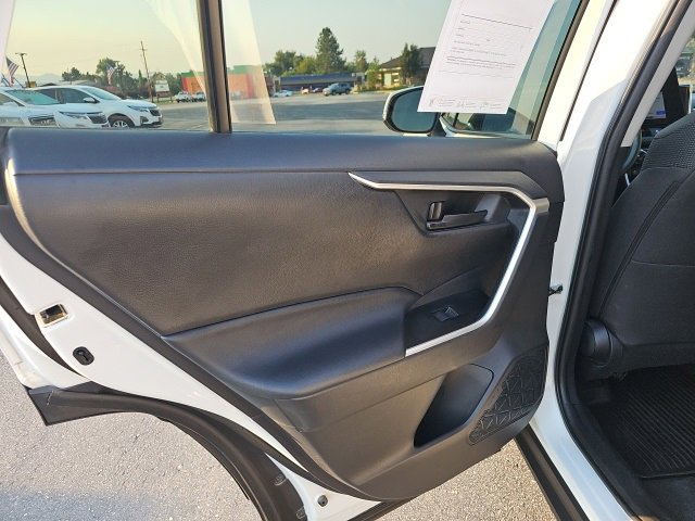 Used 2023 Toyota RAV4 LE image 5