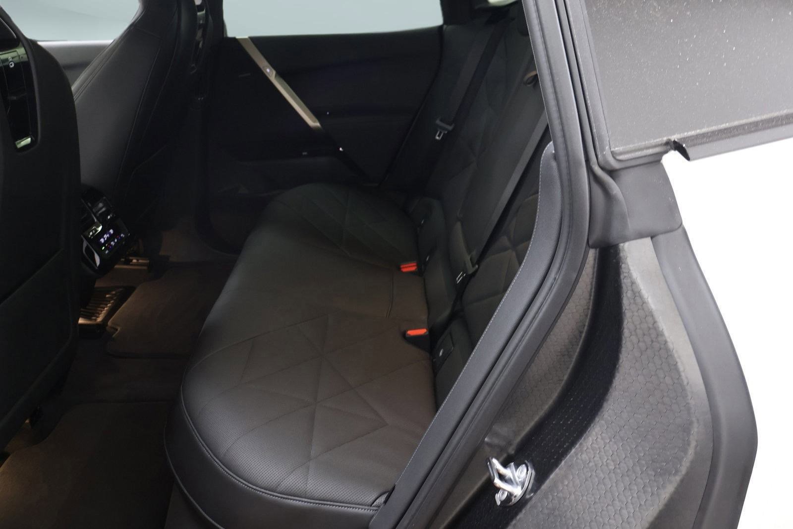 Used 2025 BMW iX xDrive50 w/ Premium Package image 11