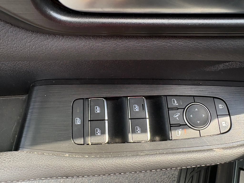 Used 2025 Nissan Armada Platinum RWD image 13