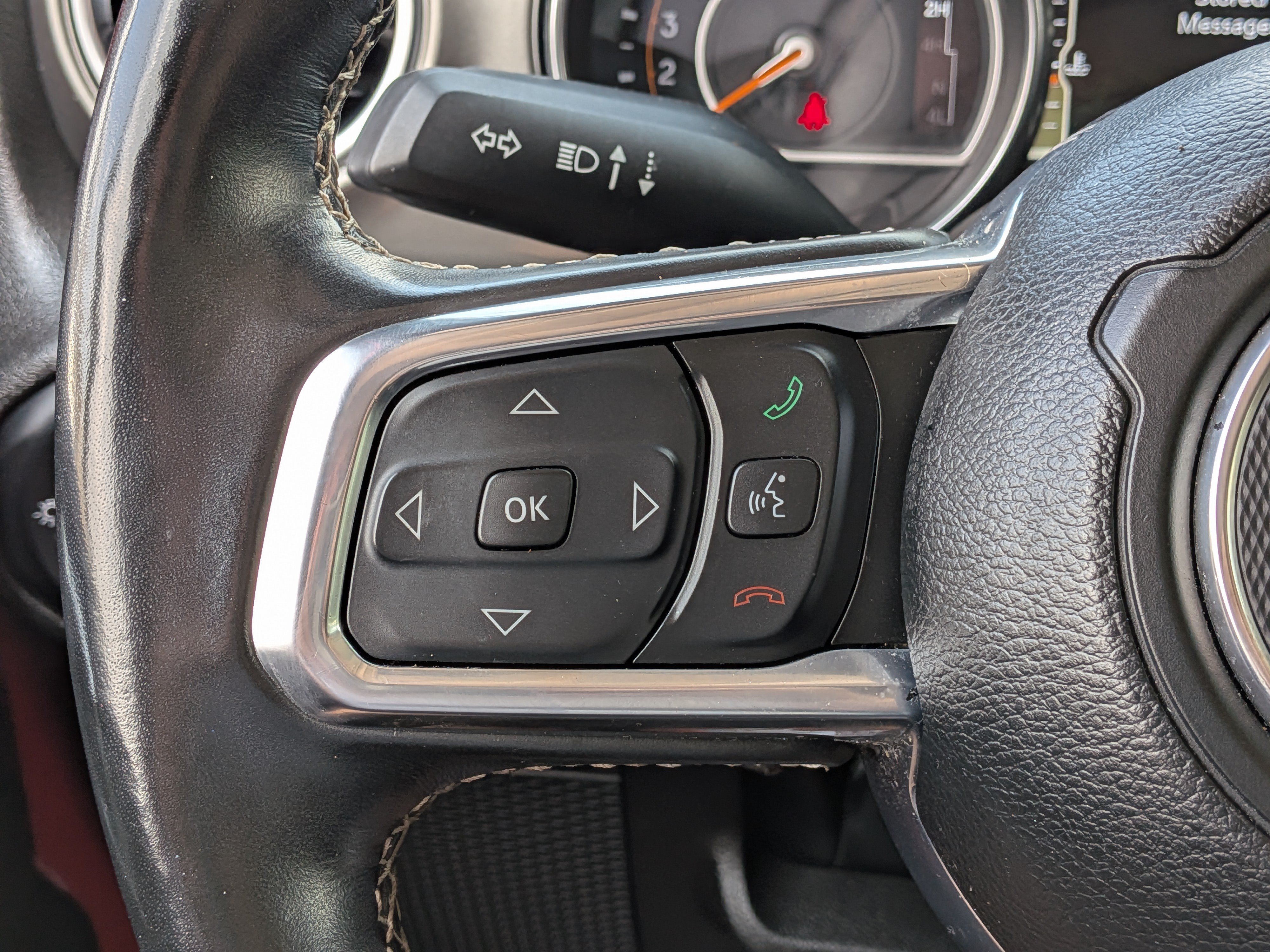 Used 2022 Jeep Gladiator Overland w/ Cold Weather Group AWD/4WD image 23