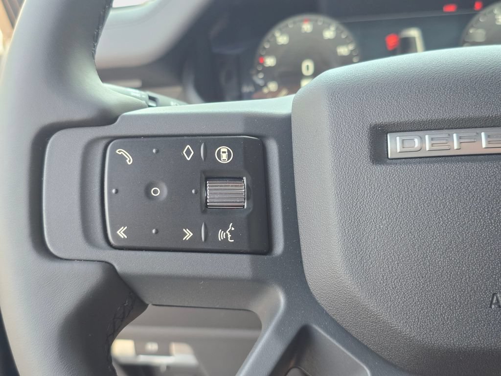 New 2026 Land Rover Defender 130 X-Dynamic SE AWD/4WD image 17