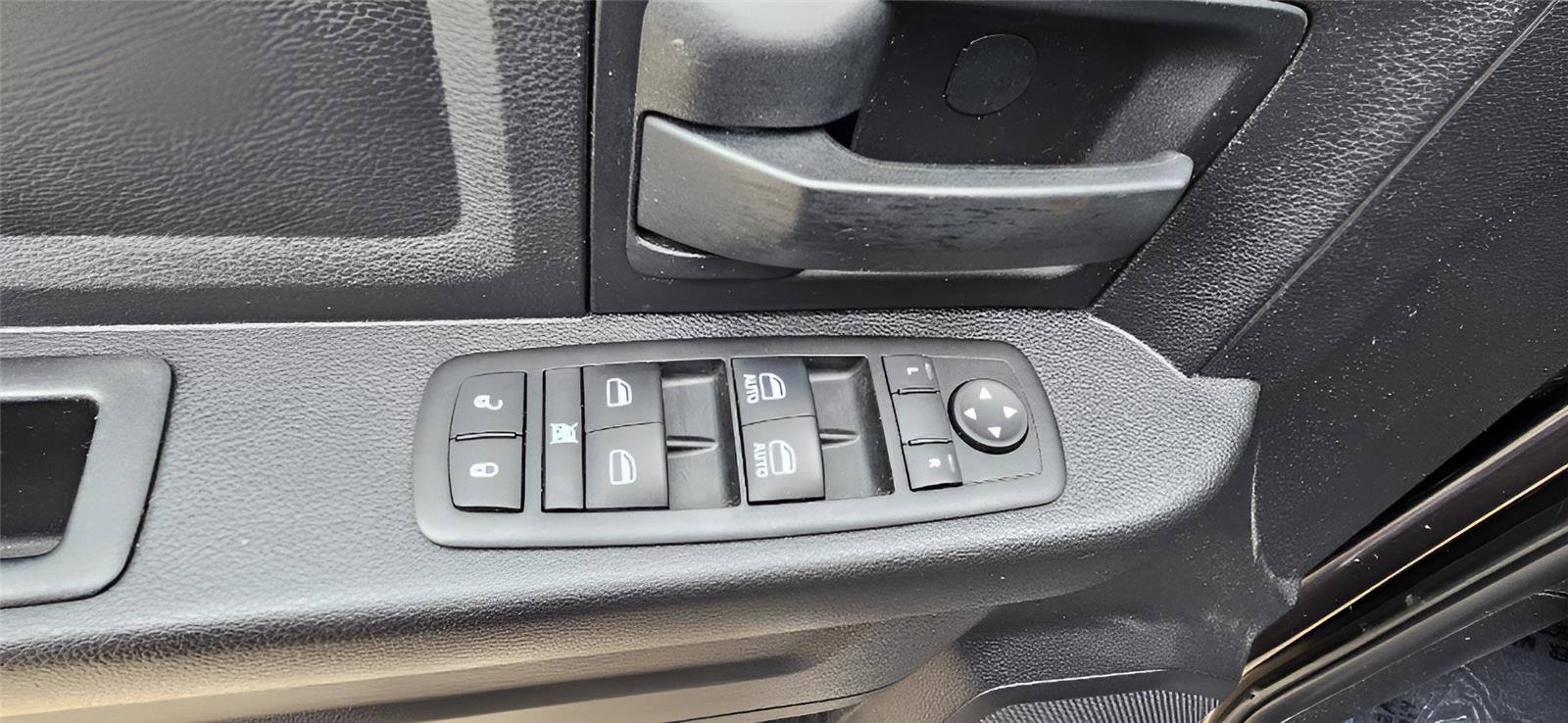 Used 2014 RAM 1500 Express image 10