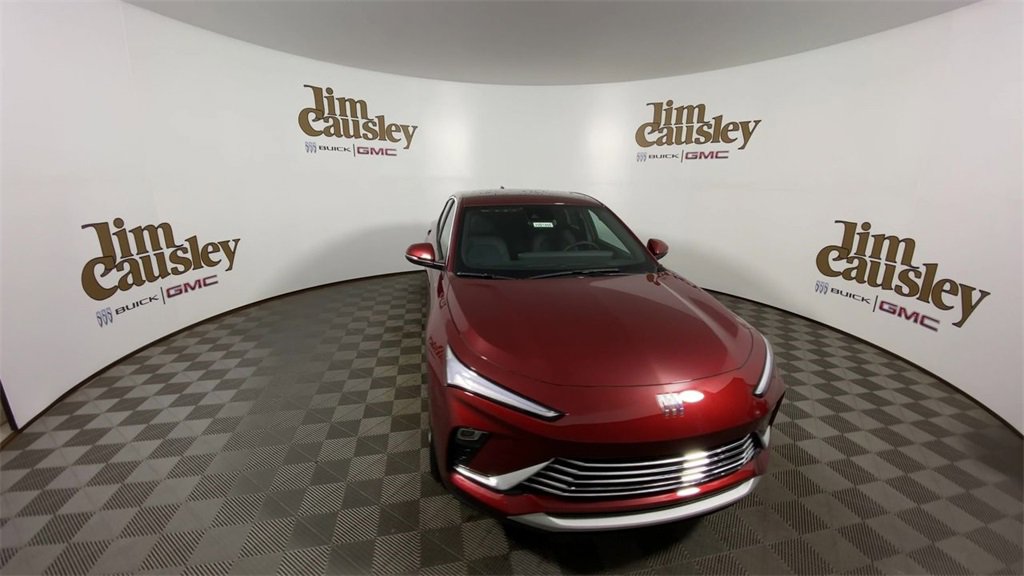 Used 2025 Buick Envista Preferred w/ Convenience I Package image 3