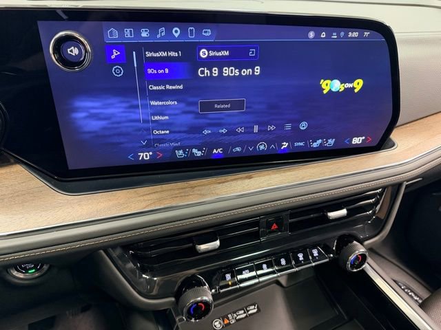 Certified 2025 Chevrolet Suburban High Country w/ Sun And Tow Package AWD/4WD image 13