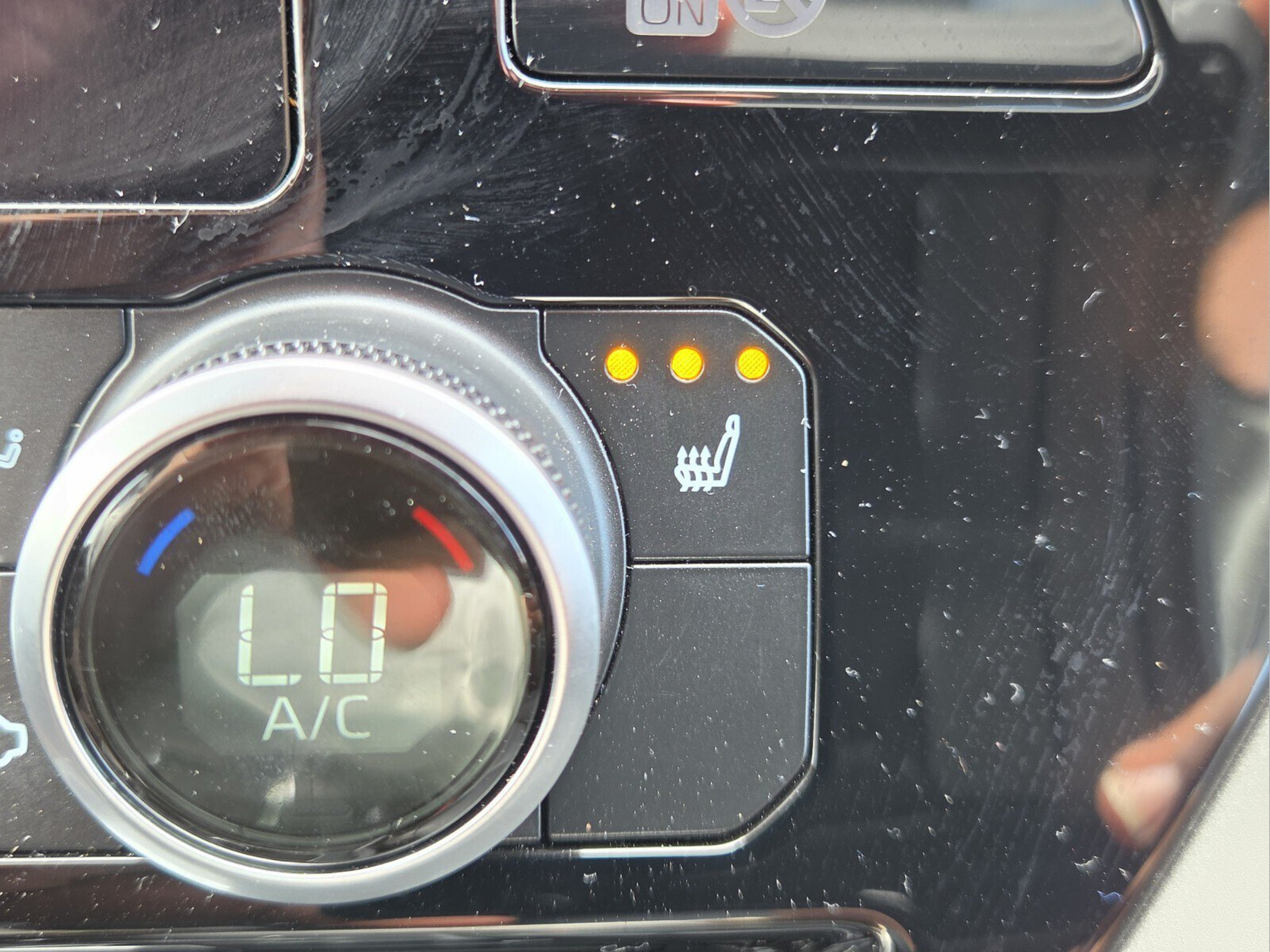 Used 2025 Toyota Highlander XLE FWD image 20