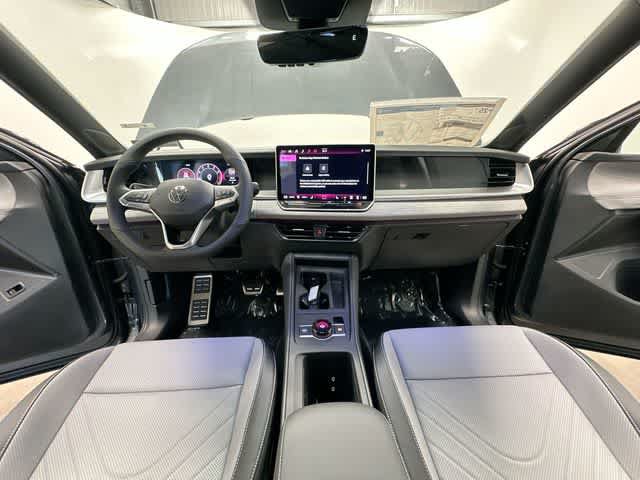 New 2026 Volkswagen Tiguan SE R-Line AWD/4WD image 19
