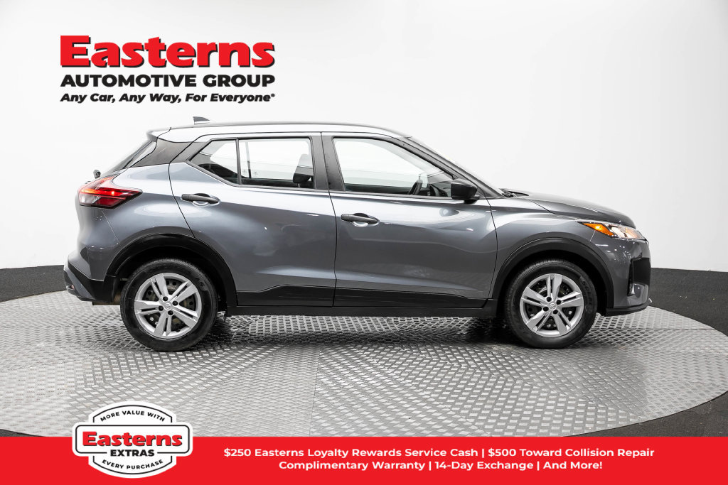 Used 2023 Nissan Kicks S FWD image 5