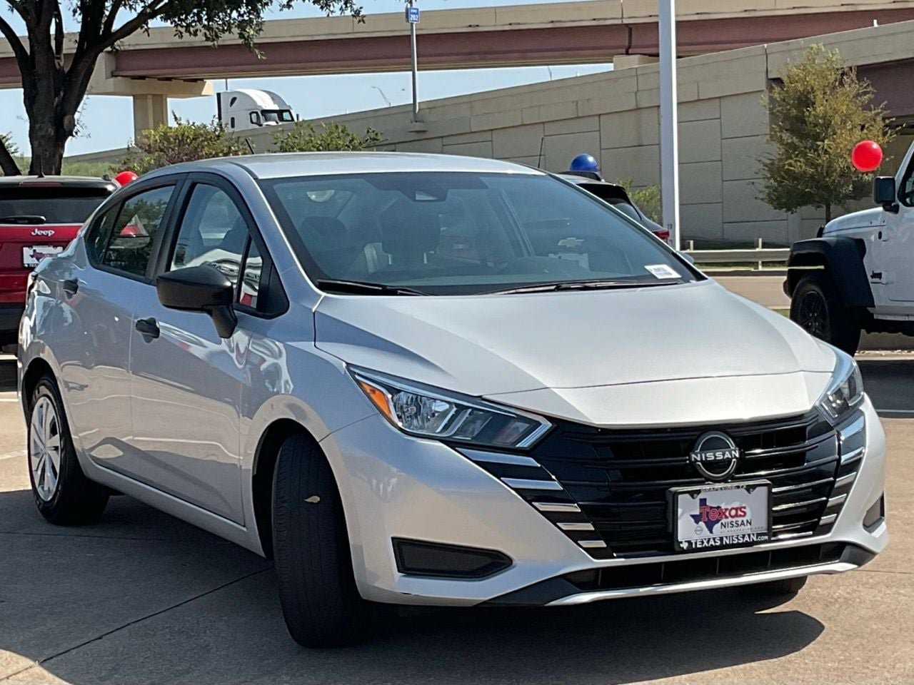 Used 2024 Nissan Versa S FWD image 3