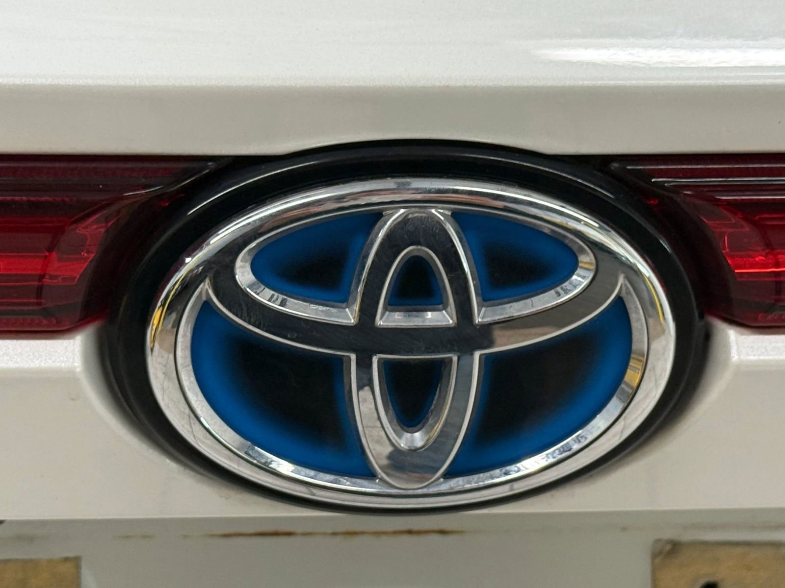 Used 2021 Toyota Venza LE image 14
