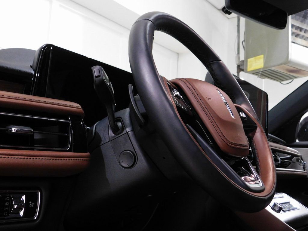 Used 2025 Lincoln Aviator Reserve w/ Equipment Group 201A image 38