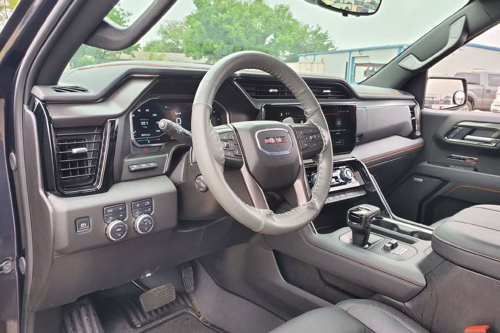 Used 2025 GMC Sierra 1500 AT4 w/ AT4 Premium Package AWD/4WD image 9