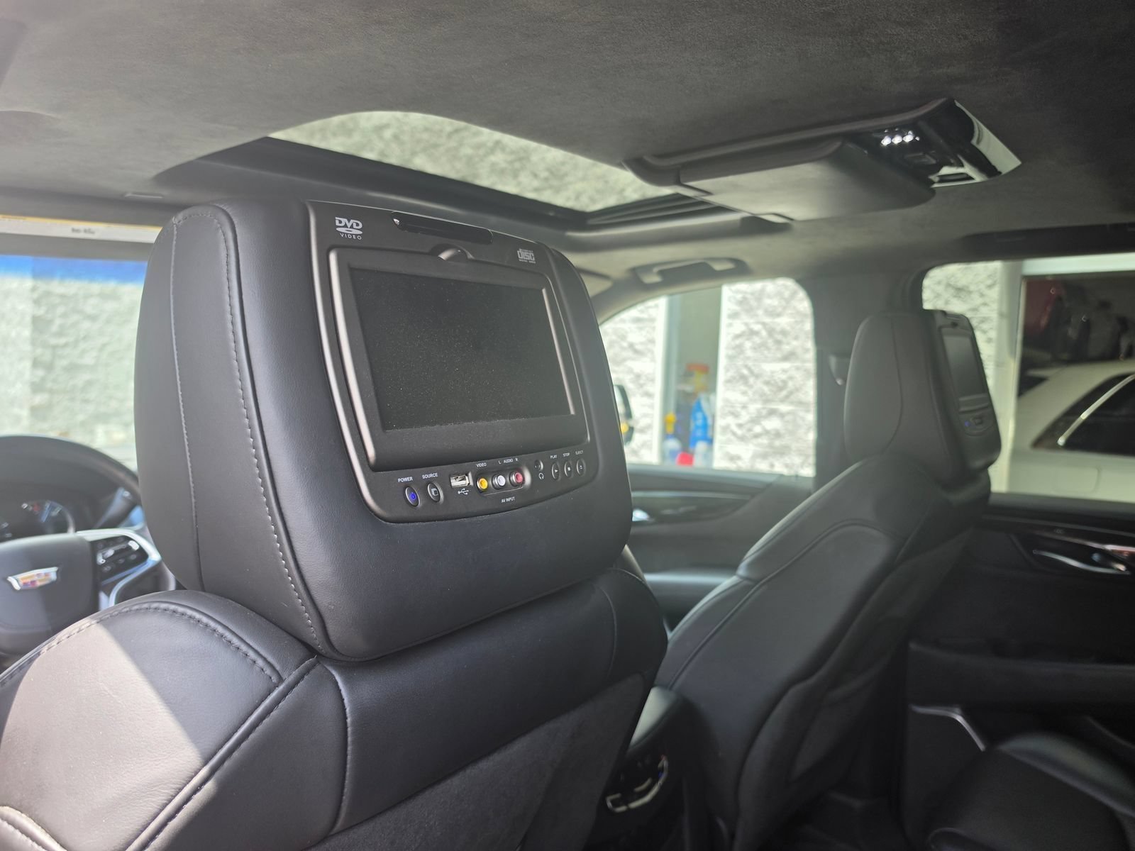 Used 2019 Cadillac Escalade Platinum AWD/4WD image 10