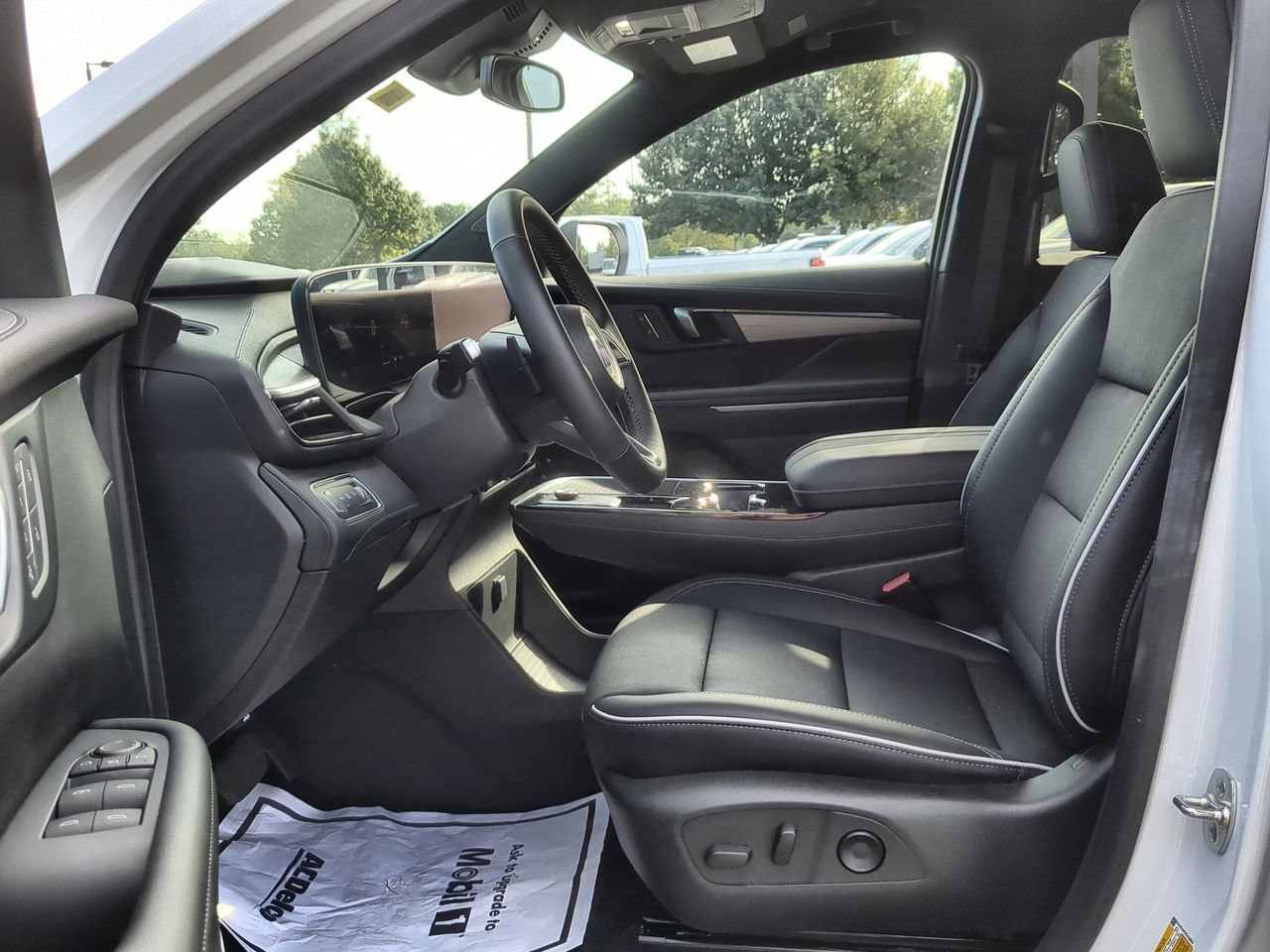 Used 2025 Buick Enclave Preferred w/ Power Package image 19