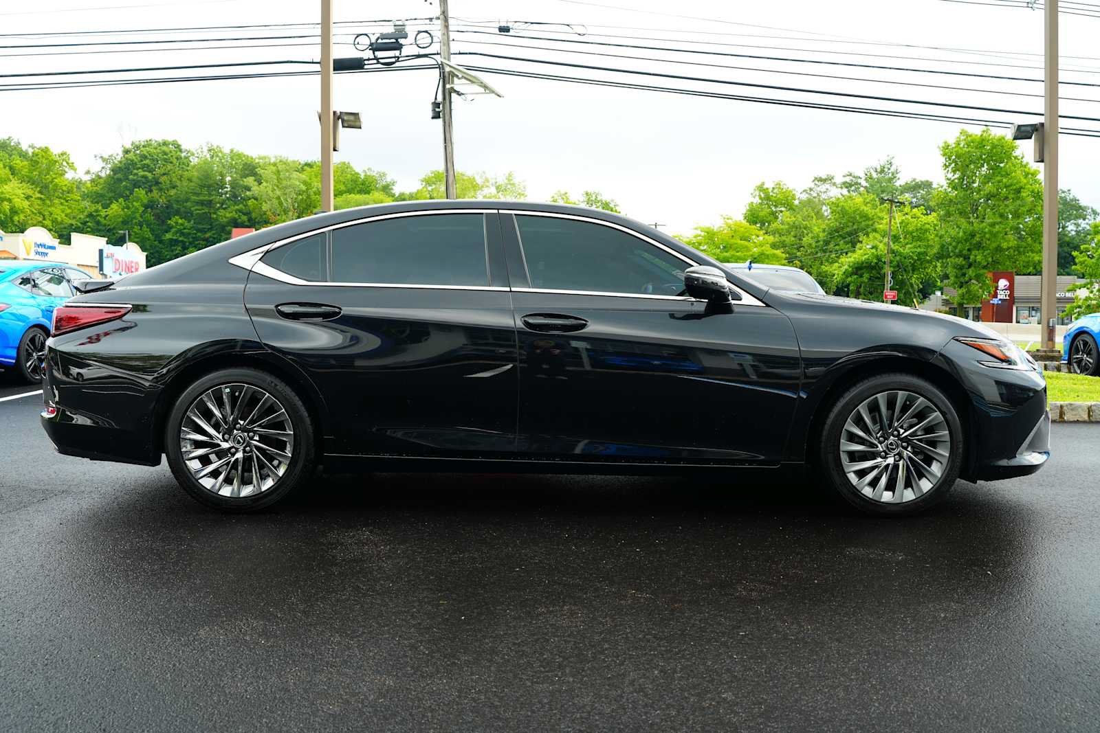 Used 2024 Lexus ES 350 Ultra Luxury w/ Accessory Package (Z2) FWD image 8