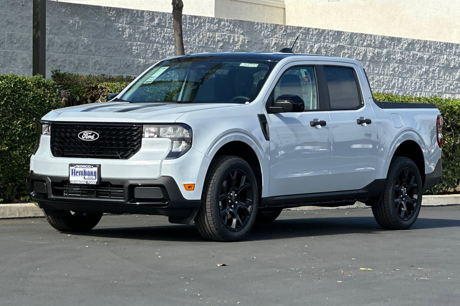 New 2025 Ford Maverick XLT w/ Black Appearance Package image 8