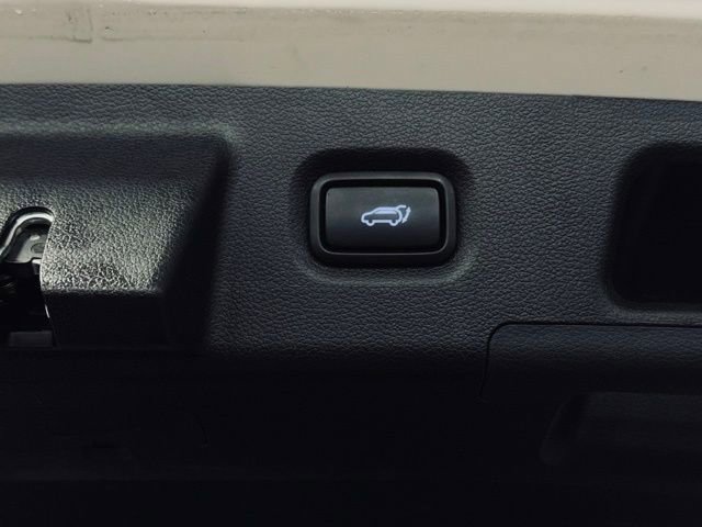 Used 2023 Hyundai Santa Fe SEL image 11