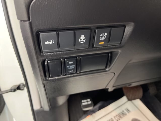 Used 2024 Nissan Armada SL w/ Captain's Chairs Package RWD image 31