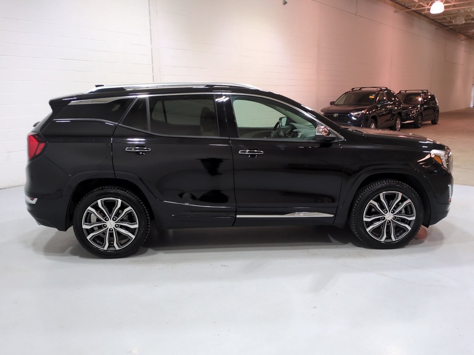 Used 2020 GMC Terrain Denali AWD/4WD image 2